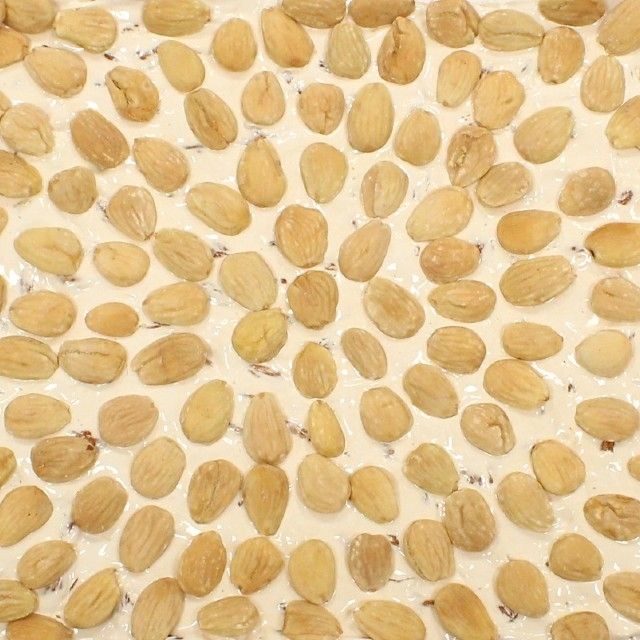 Torrone Sardo Pruneddu al Miele con Mandorle, da Taglio