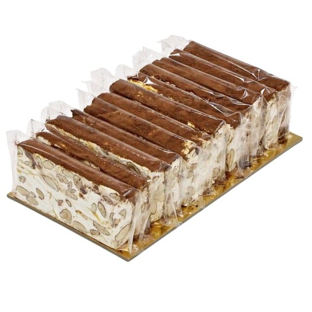 Tiramisù Torrone Tenero alle Mandorle con Polvere di Cacao a Fette